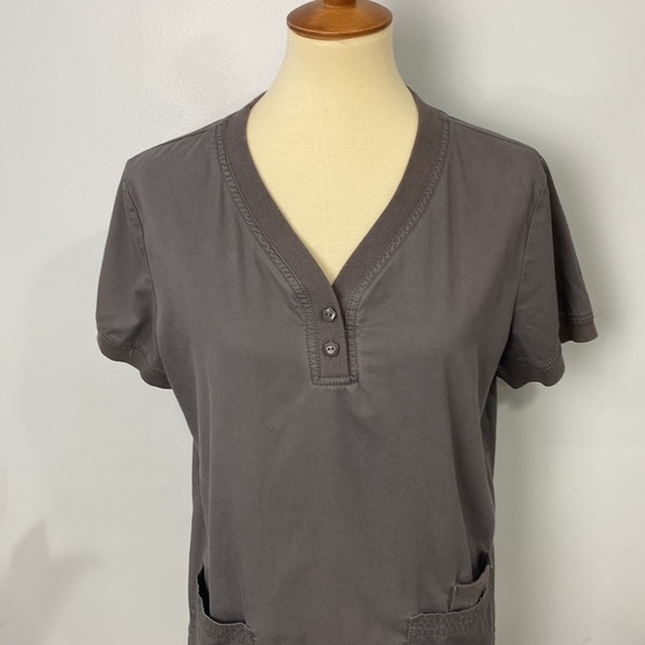 Koi scrub top - Picture 2 of 6